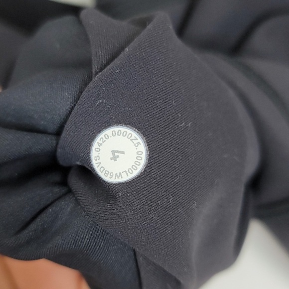 NWOT Lululemon align sold out Invigorate high rise crop 23” size 4 - Picture 4 of 8